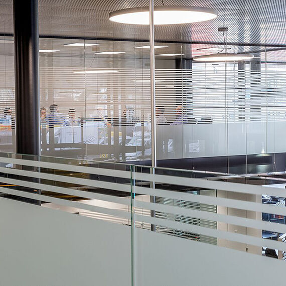 Glasbrüstungen Mercedes Benz Schlieren