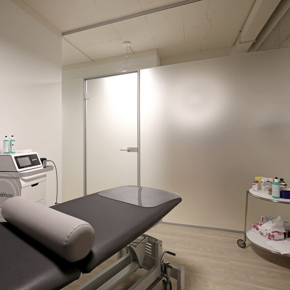 Glastrennwand Behandlungszimmer